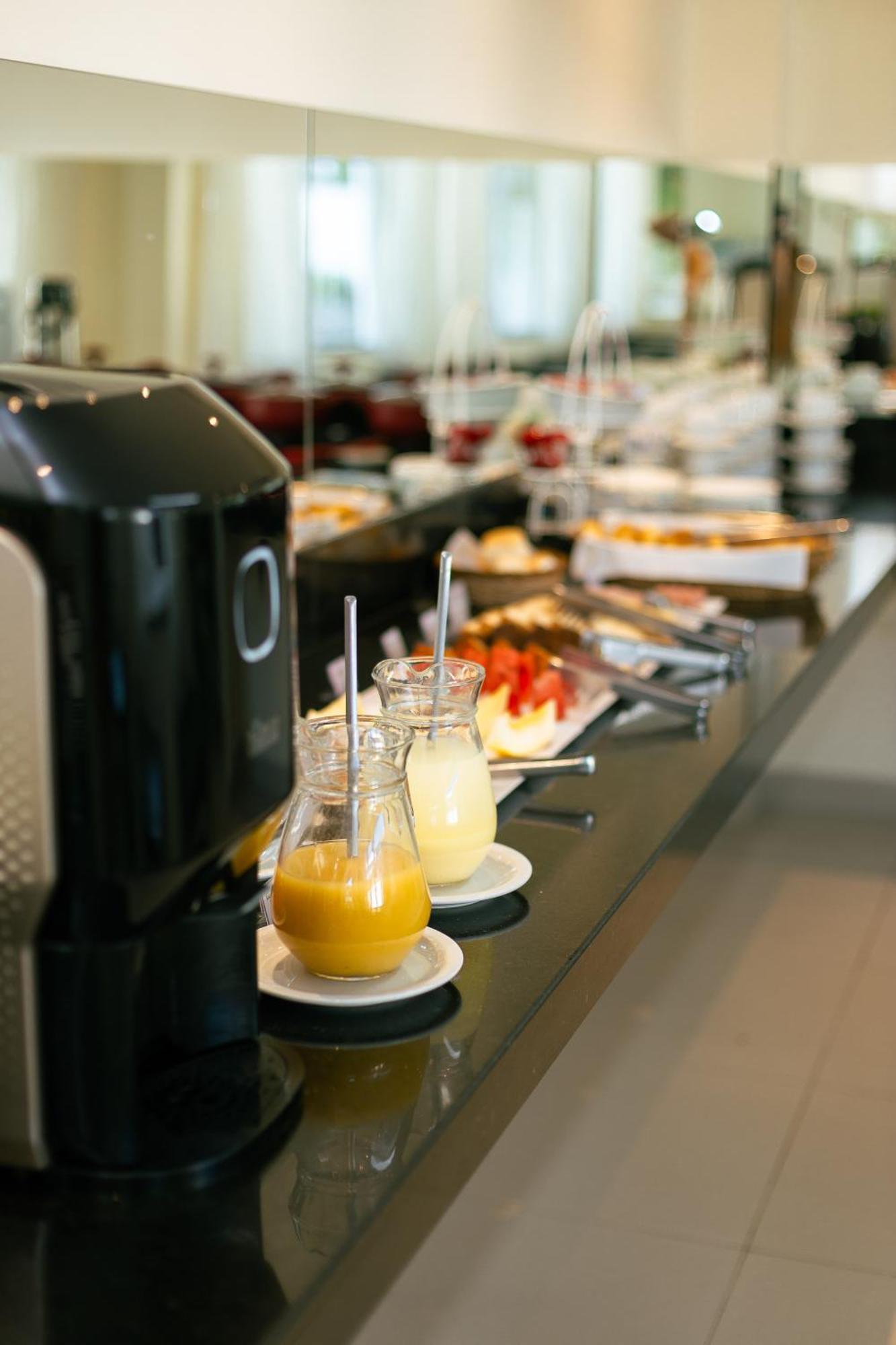 Hotel Equinocios Essential باركارينا المظهر الخارجي الصورة